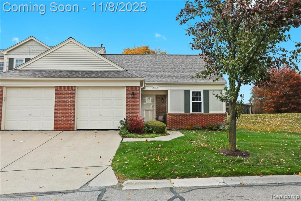 43576 Yorkville Drive, 27, Canton, MI 48188 — Photo 2