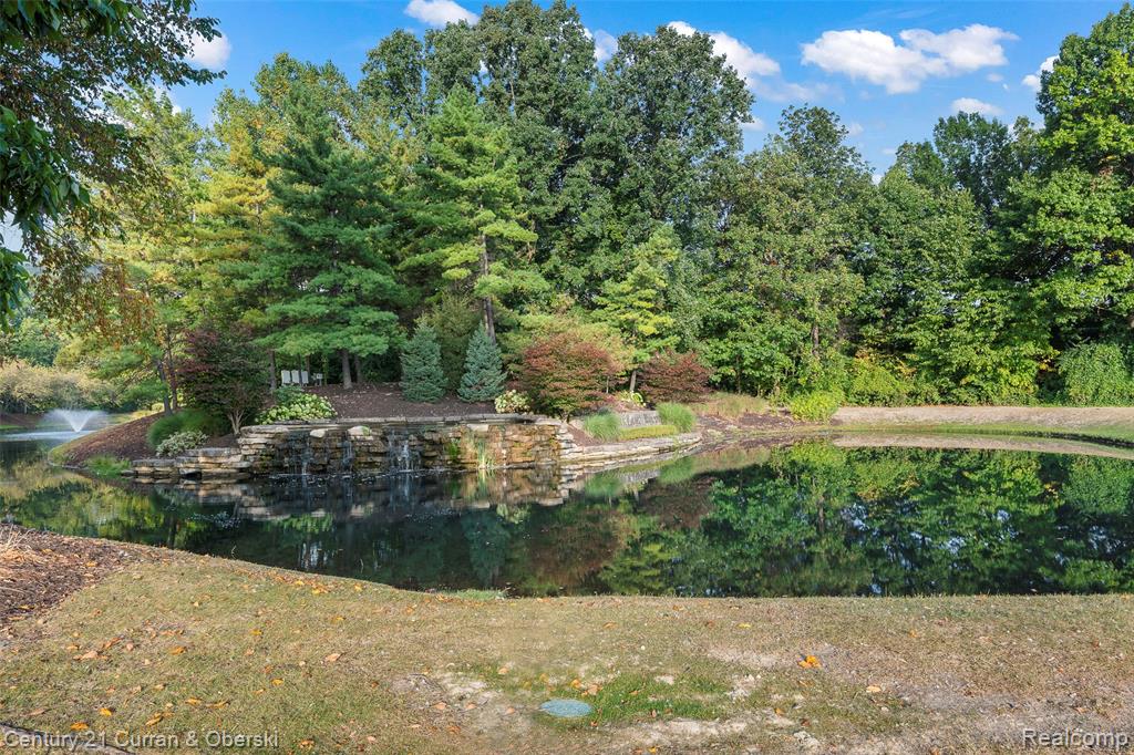 5237 Royal Vale Lane, Dearborn, MI 48126 — Photo 28