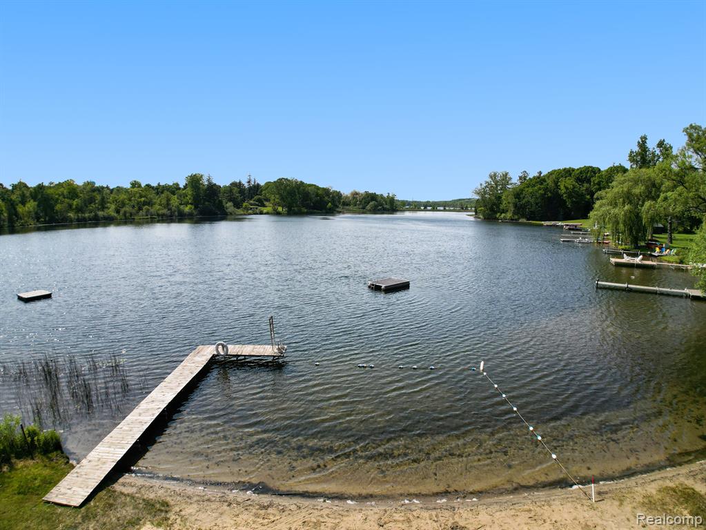 6062 Middle Lake Road, Clarkston, MI — Photo 42