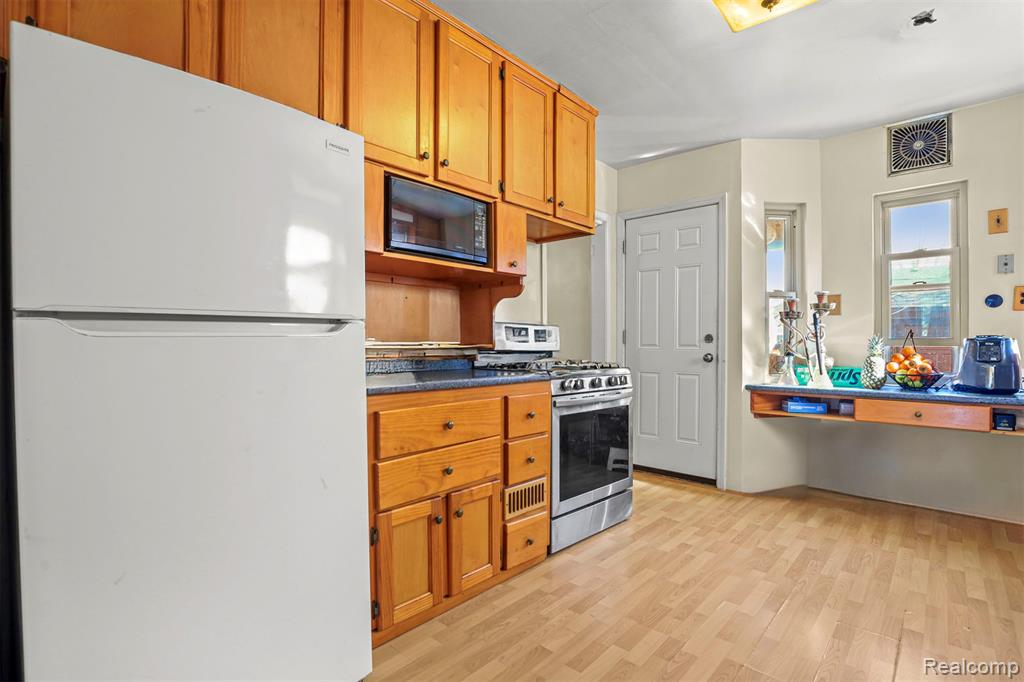 5910 Kendal Street, Dearborn, MI 48126 — Photo 15