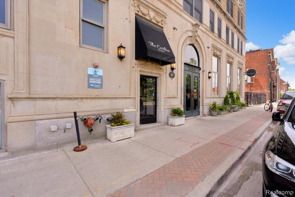 2915 JOHN R Street - Photo 2