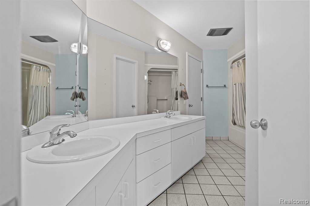10785 Oxbow Lakeshore Drive, White Lake, MI — Photo 21
