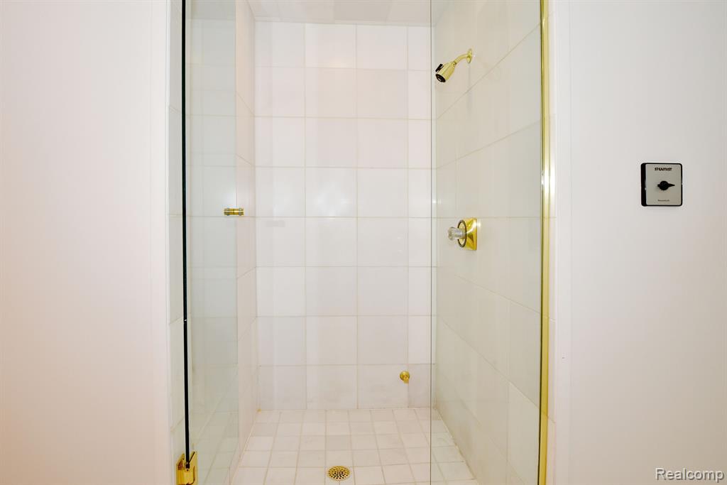 4074 Cranbrook Court, Bloomfield Hills, MI 48301 — Photo 28