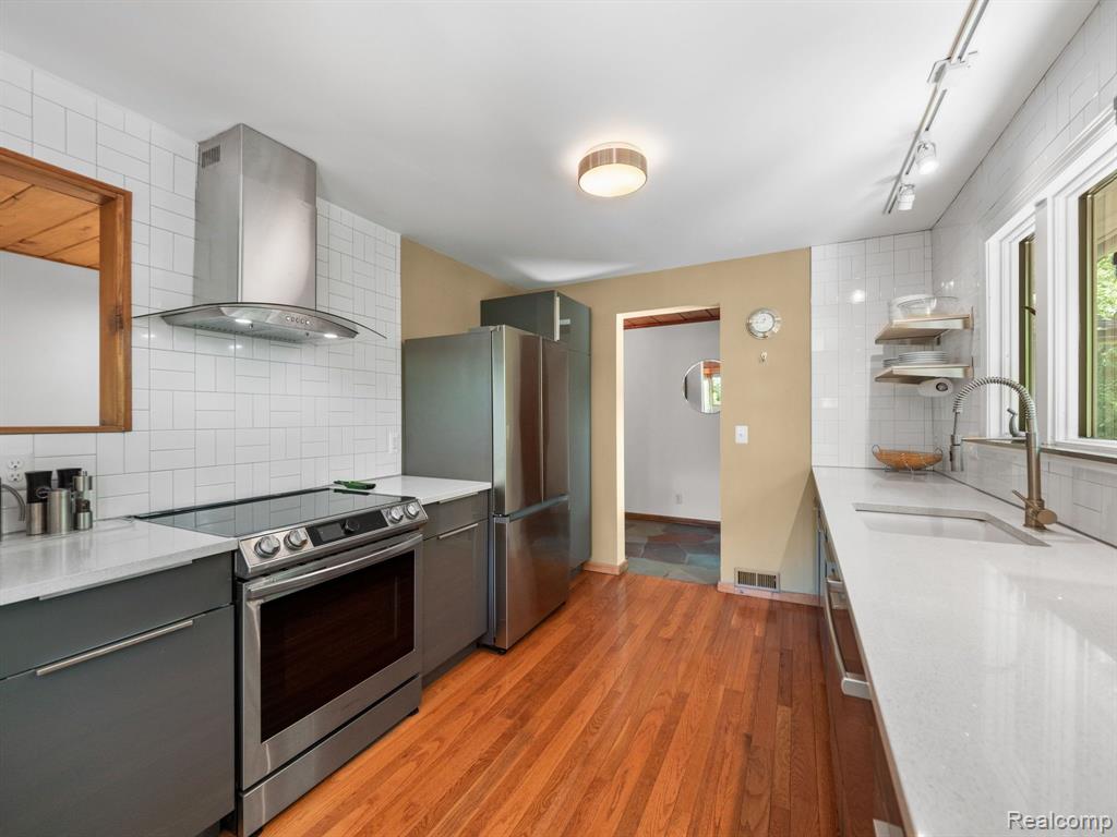 5151 N ADAMS Road, Bloomfield Hills, MI 48304 — Photo 12