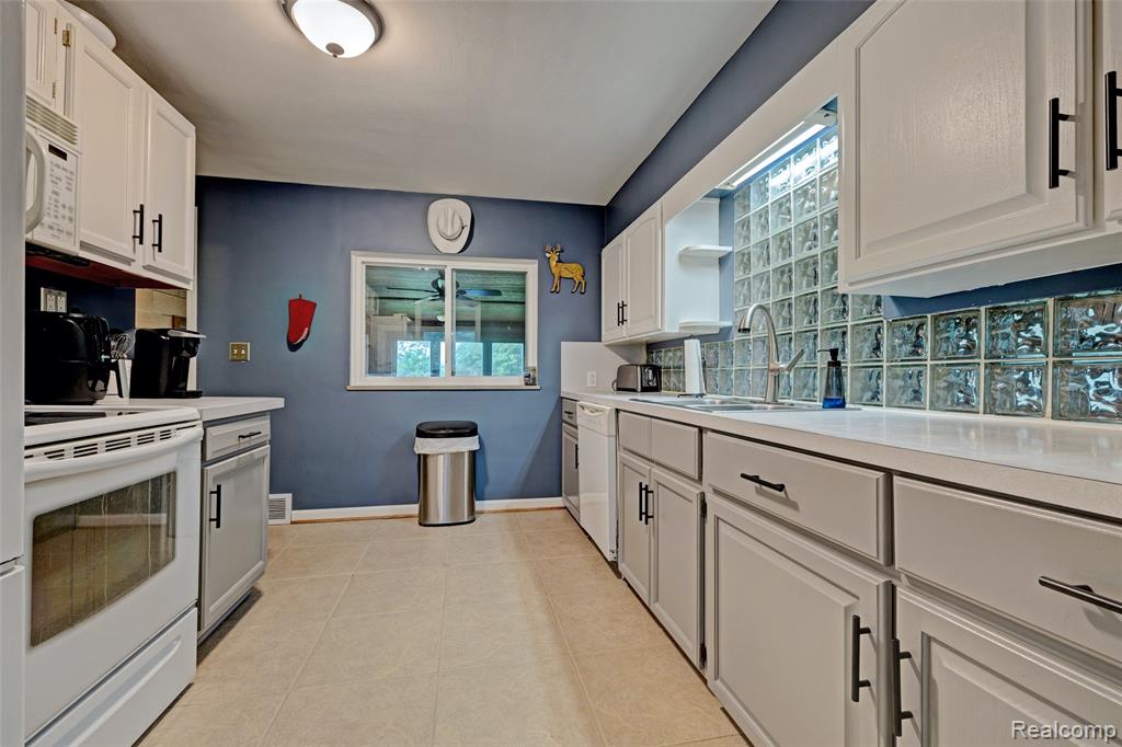 4127 N State Road, Davison, MI 48423 — Photo 10