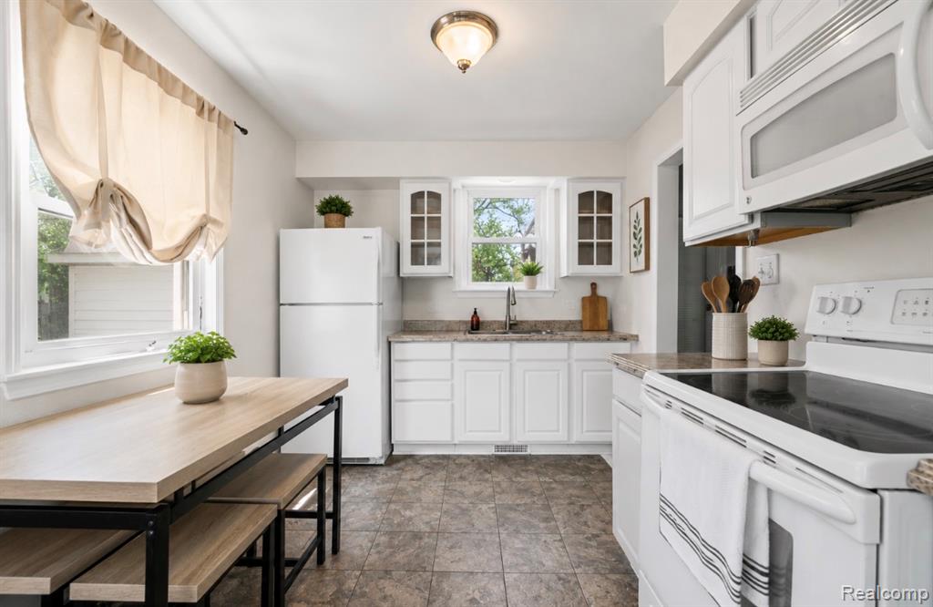 5759 Deering Street, Garden City, MI — Photo 10
