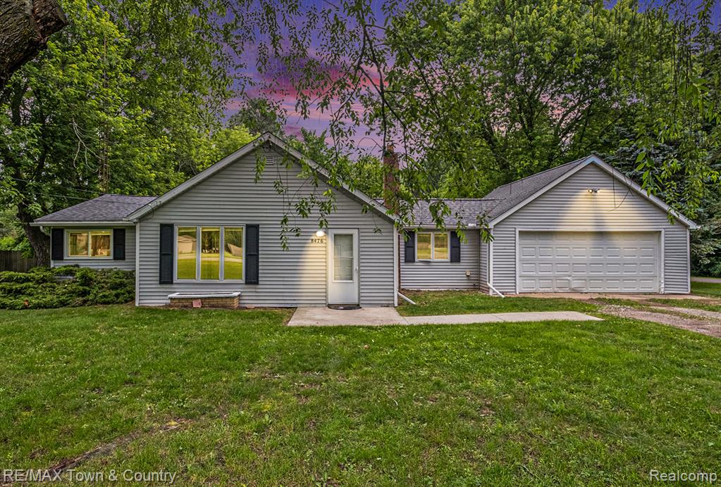 8476 W Coldwater Road, Flushing, MI 48433 — Photo 2
