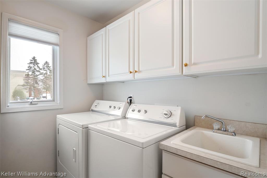 2850 Santia Drive, Troy, MI, 48085