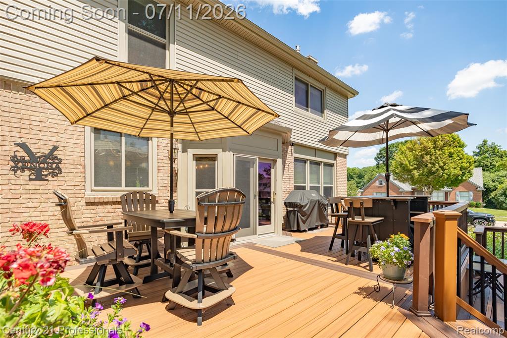 689 Woodfield Way, Rochester Hills, MI 48307 — Photo 18