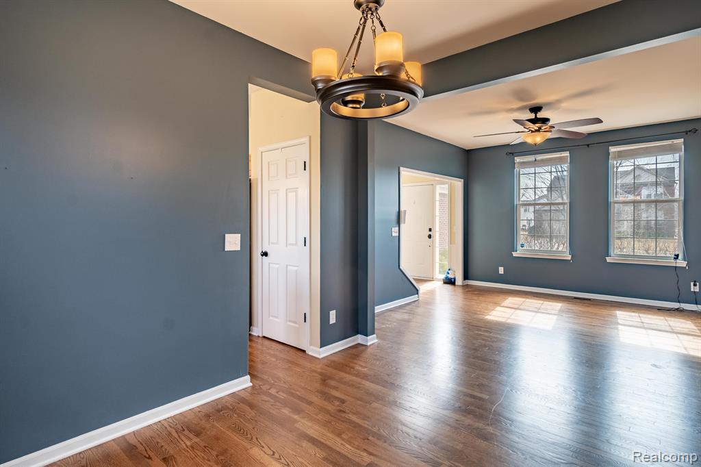 9535 GLENHILL Drive, Ypsilanti, MI 48198 — Photo 9