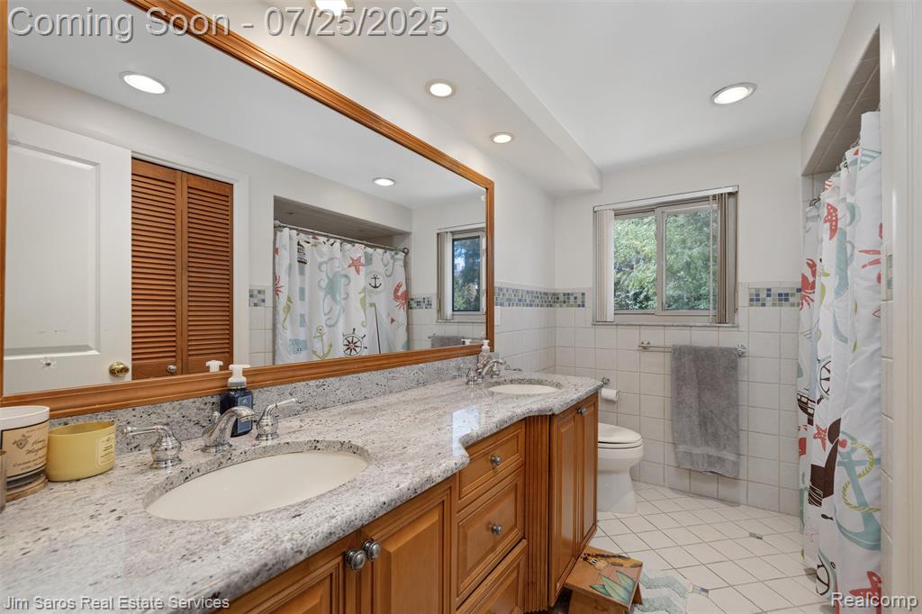 753 Perrien Place, Grosse Pointe Woods, MI 48236 — Photo 21