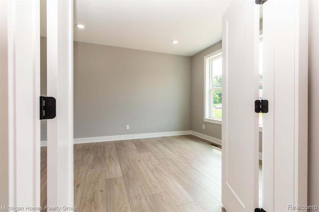 2910 LOON Drive, Wixom, MI 48393 — Photo 29