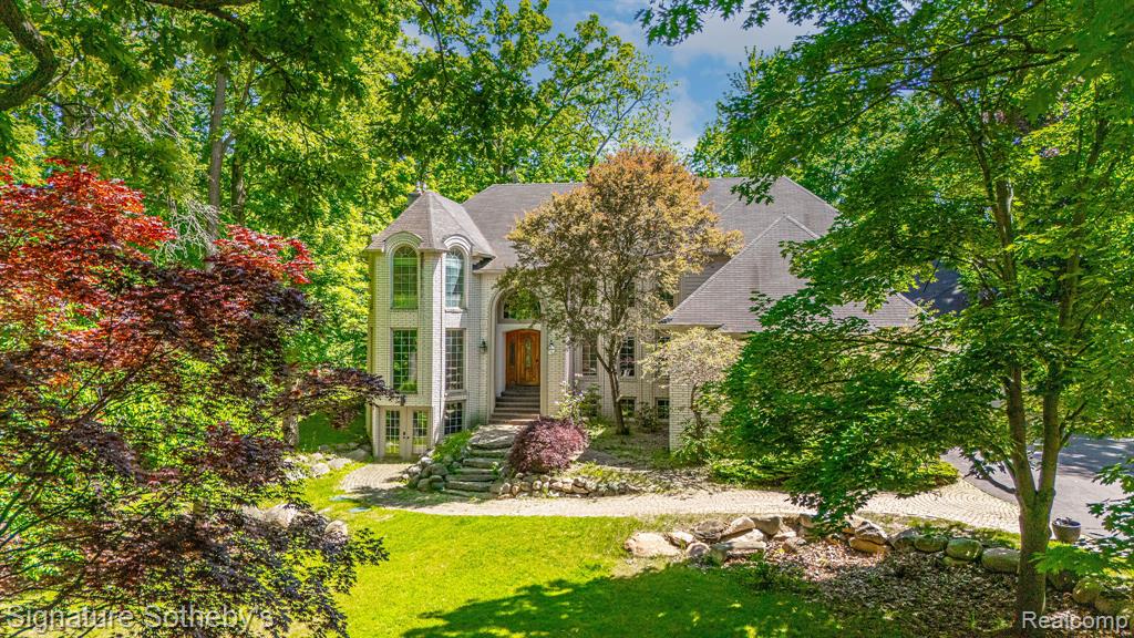 Property photo for 2855 Cranbrook Ridge Court, Rochester Hills, MI 48306