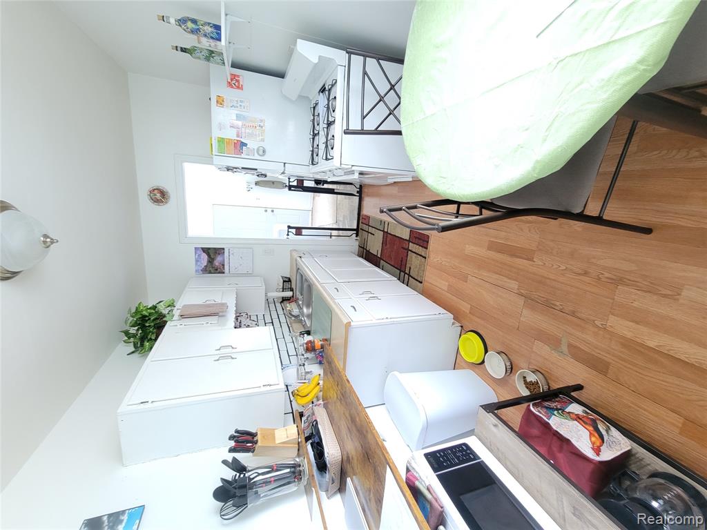 5869 Hipp Street, Taylor, MI 48180 — Photo 19