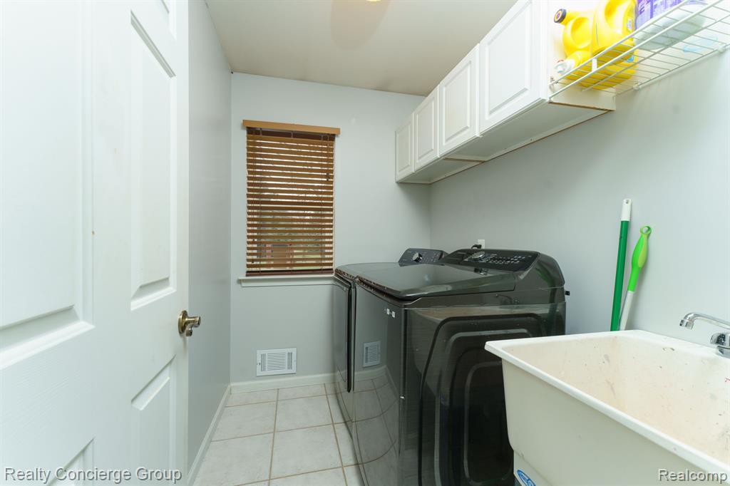 10065 REDHAWK, Perry, MI 48872 — Photo 16