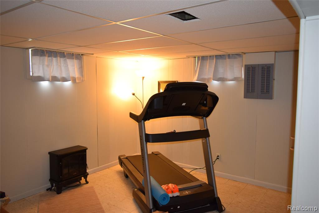 6009 Lancaster Drive, Flint, MI 48532 — Photo 29