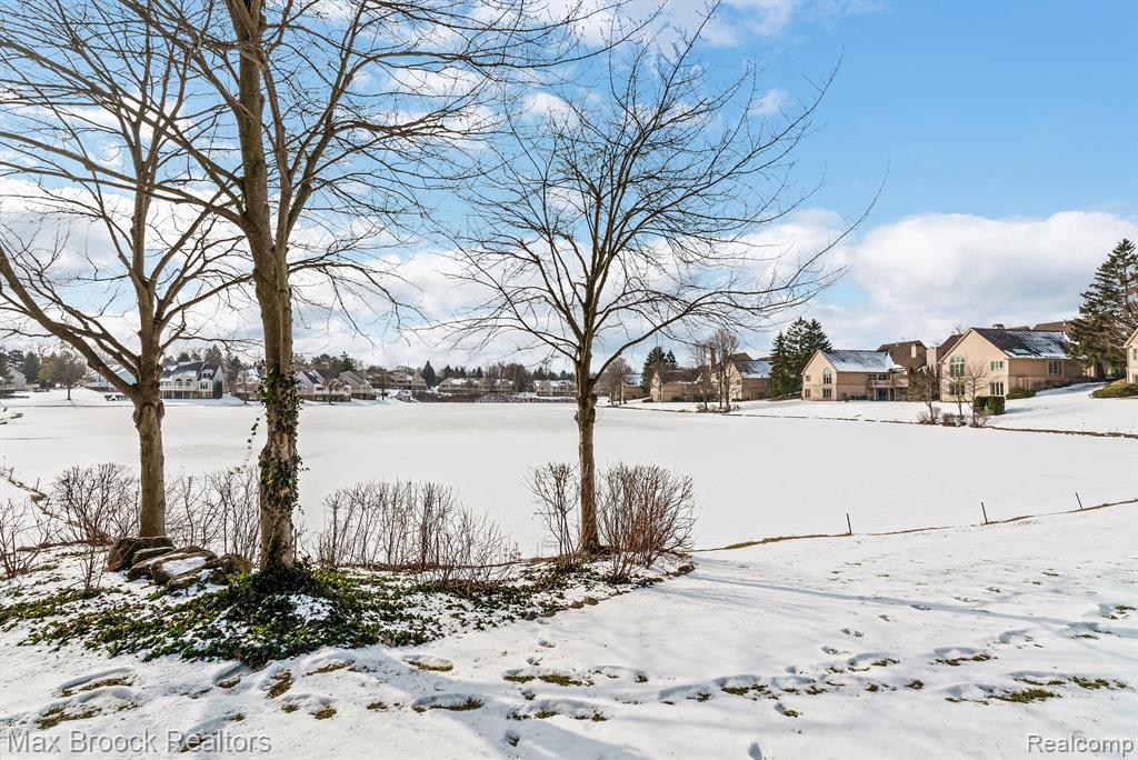 684 Deauville Lane, Bloomfield Hills, MI 48304 — Photo 58