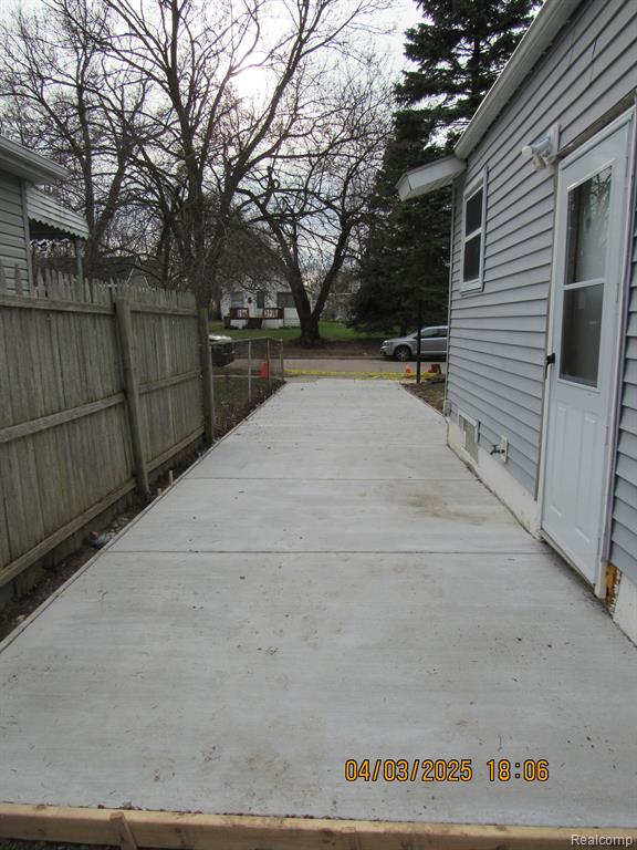 548 EMERSON Avenue, Pontiac, MI 48342 — Photo 14
