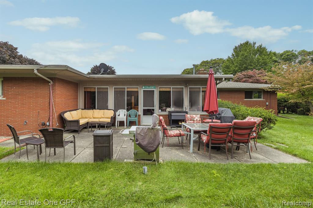 60 MOORLAND Drive, Grosse Pointe Shores, MI 48236 — Photo 68