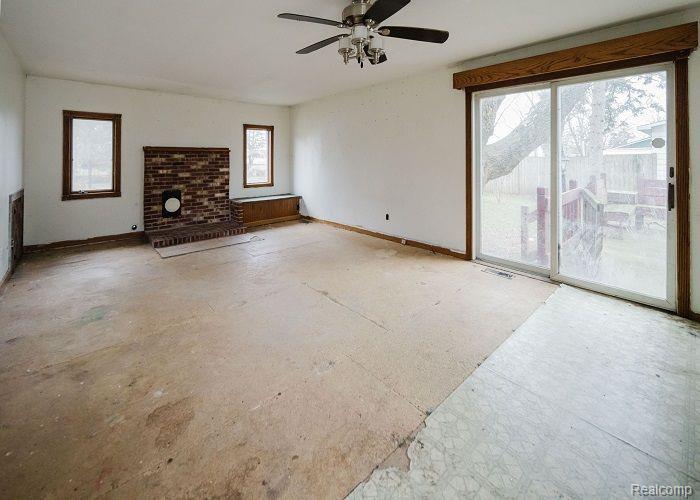 241 W CHESTNUT Street, Breckenridge, MI 48615 — Photo 10