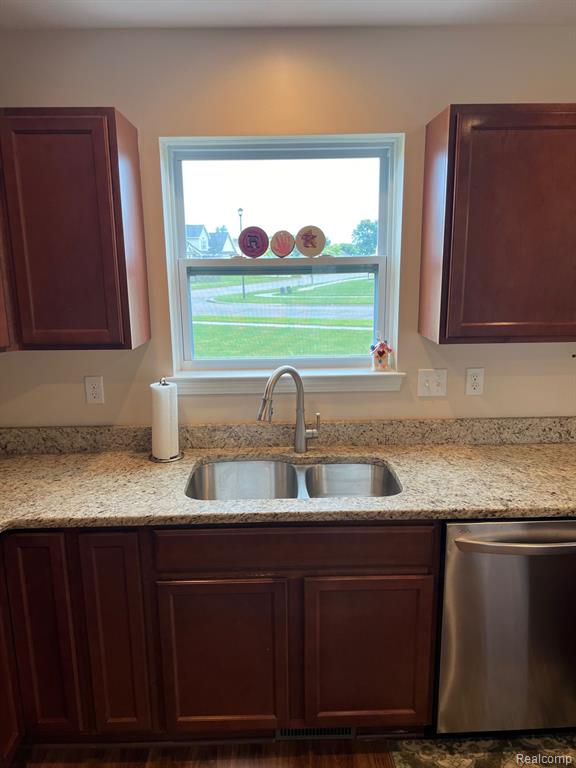 9308 MEADOWVIEW Drive, Davison, MI 48423 — Photo 16