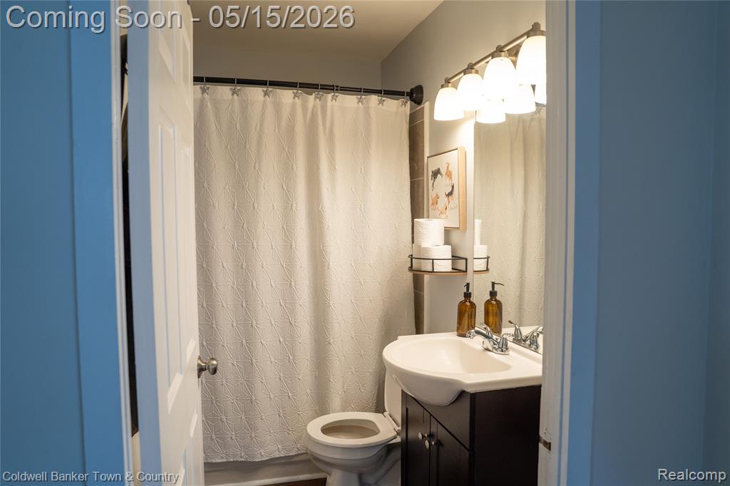 4070 Lanette Drive, Waterford, MI 48328 — Photo 10