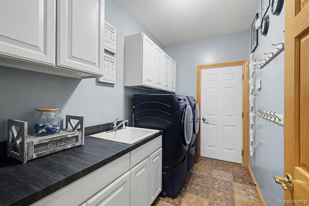 10151 Walnut Shores Drive, Fenton, MI 48430 — Photo 23