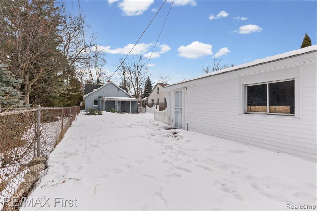 561 Andresen Court, Hazel Park, MI 48030 — Photo 29