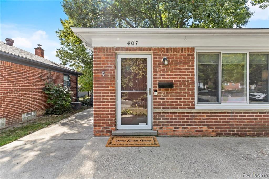 407 Jeffrey Avenue, Royal Oak, MI 48073 — Photo 2