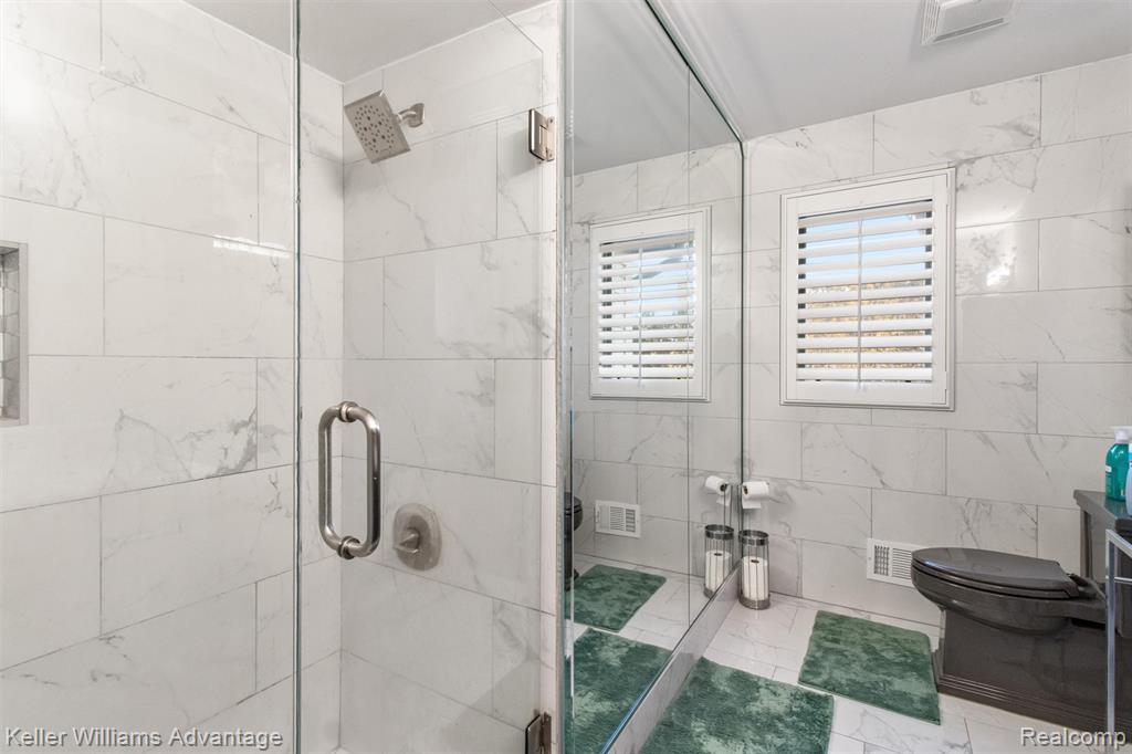 4656 Stoneview, West Bloomfield, MI — Photo 48