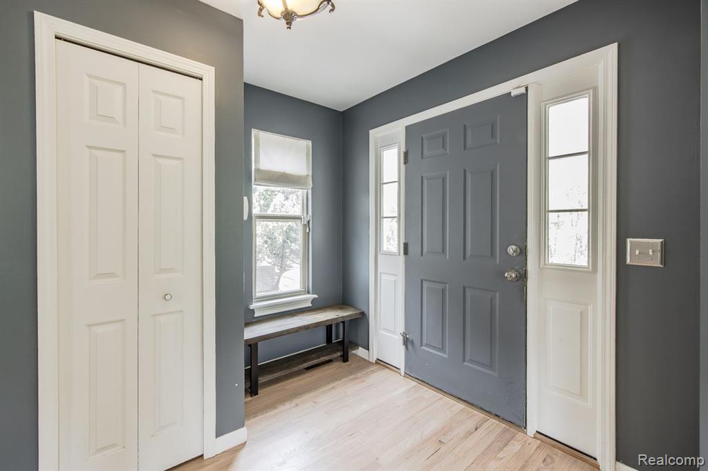 880 Frank Road, Lake Orion, MI 48362 — Photo 6