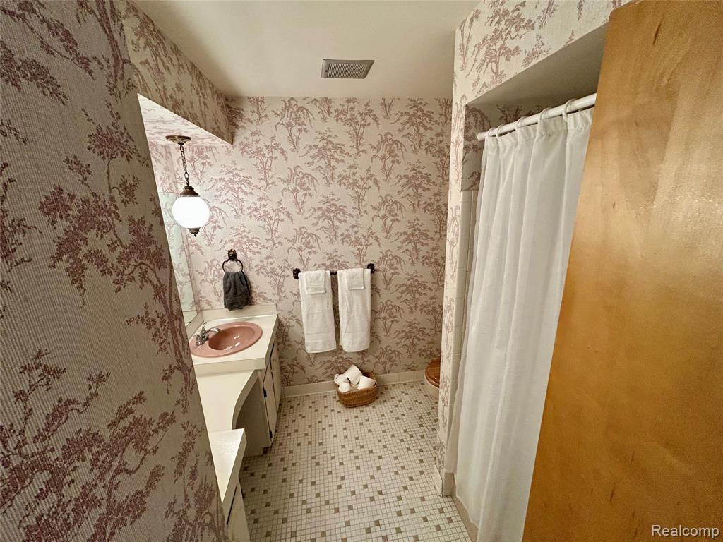 443 Boutell Drive, Grand Blanc, MI 48439 — Photo 15