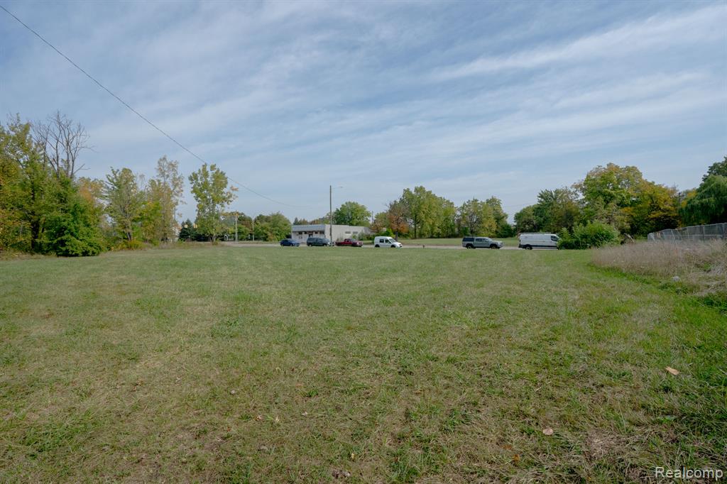 3363 14th Street - Photo 2