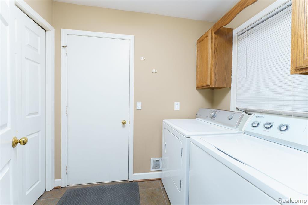 42033 SARATOGA Circle, Canton, MI 48187 — Photo 13