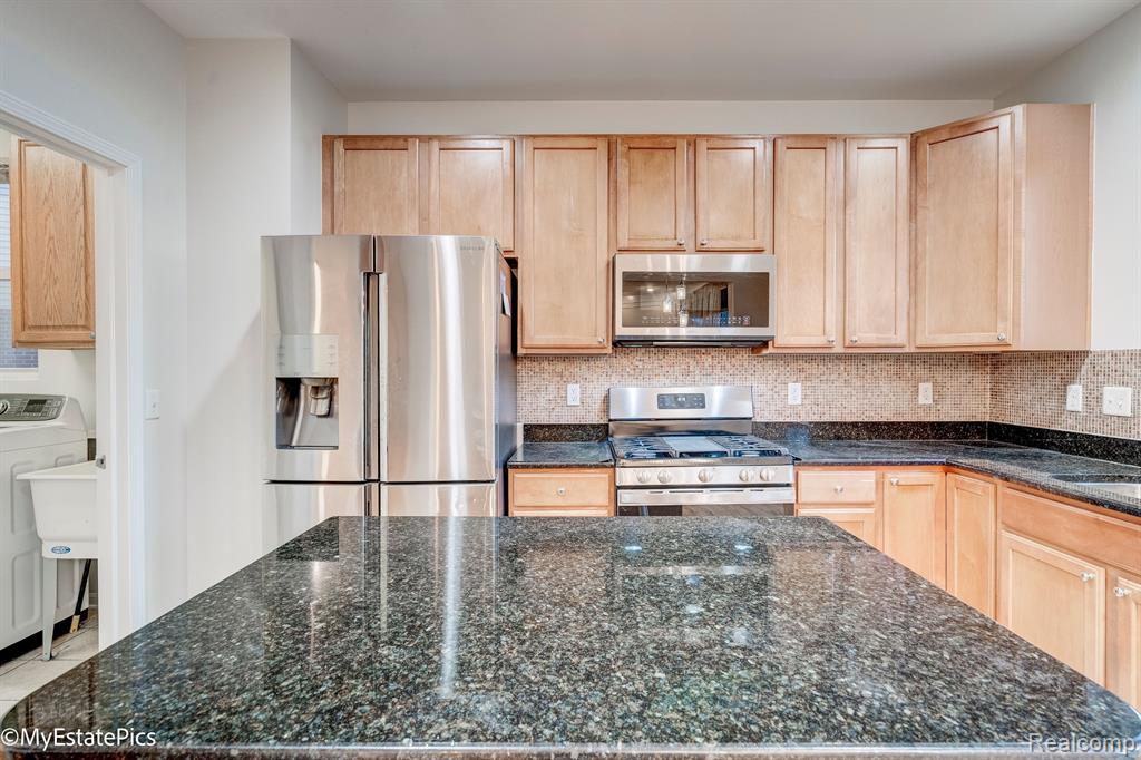 45101 BARTLETT Drive, Novi, MI — Photo 19
