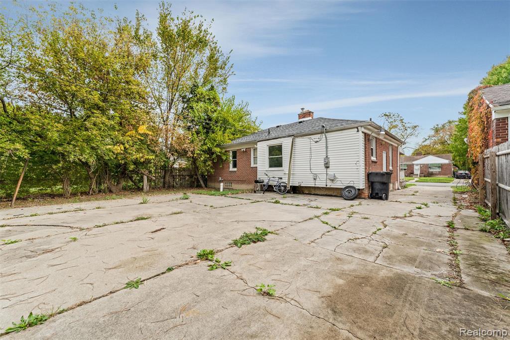 9035 Braile, Detroit, MI 48228 — Photo 22