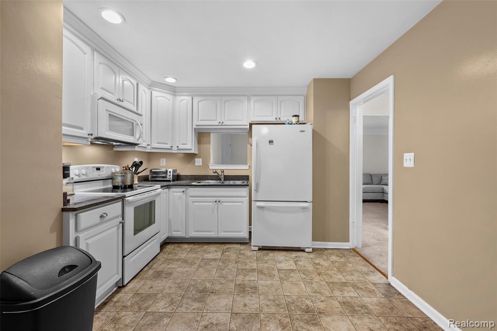 42 Gladwin Avenue, Clawson, MI — Photo 5