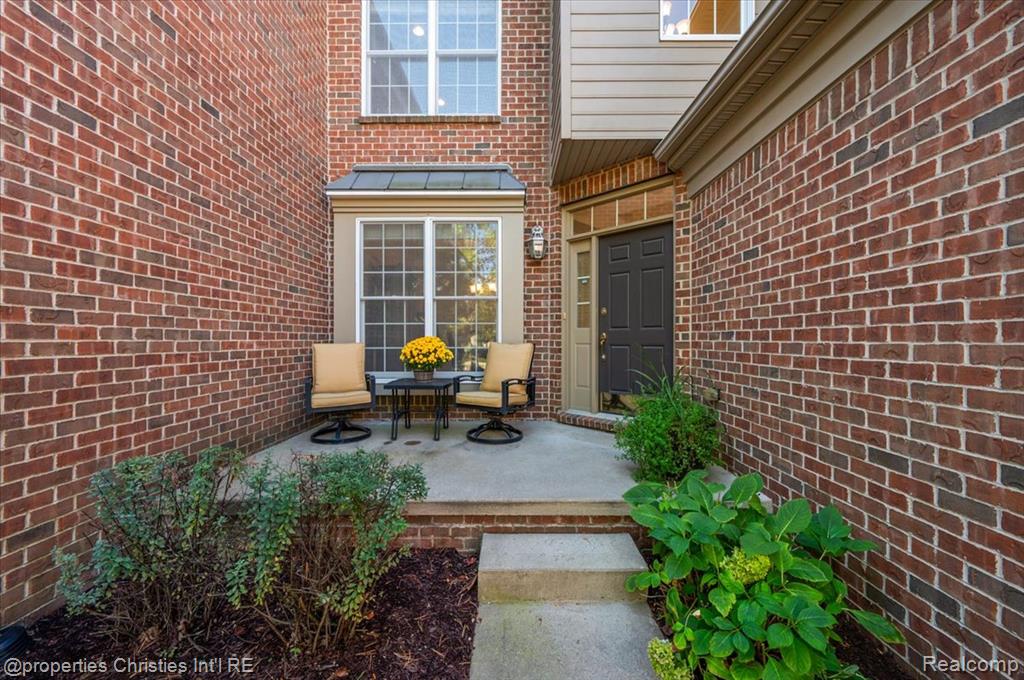 44683 Broadmoor Circle N - Photo 5