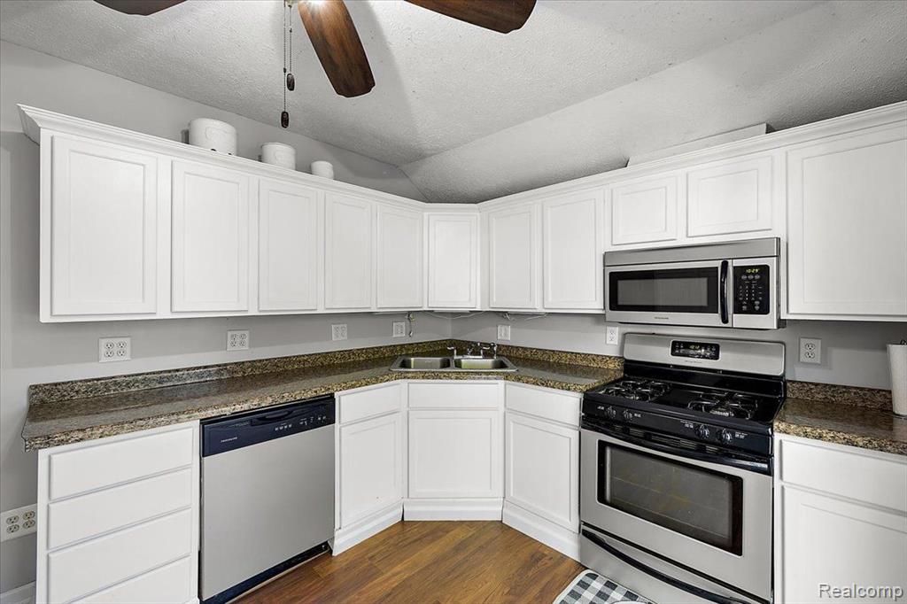 410 S ADAMS Street, Mount Pleasant, MI 48858 — Photo 11