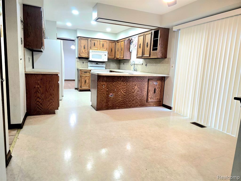 47425 Westlake Drive, Shelby Twp, MI 48315 — Photo 16