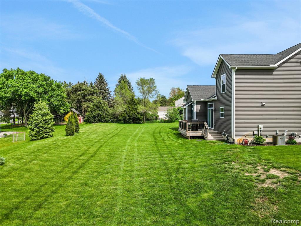 9139 LANNING Lane, Brighton, MI 48116 — Photo 31