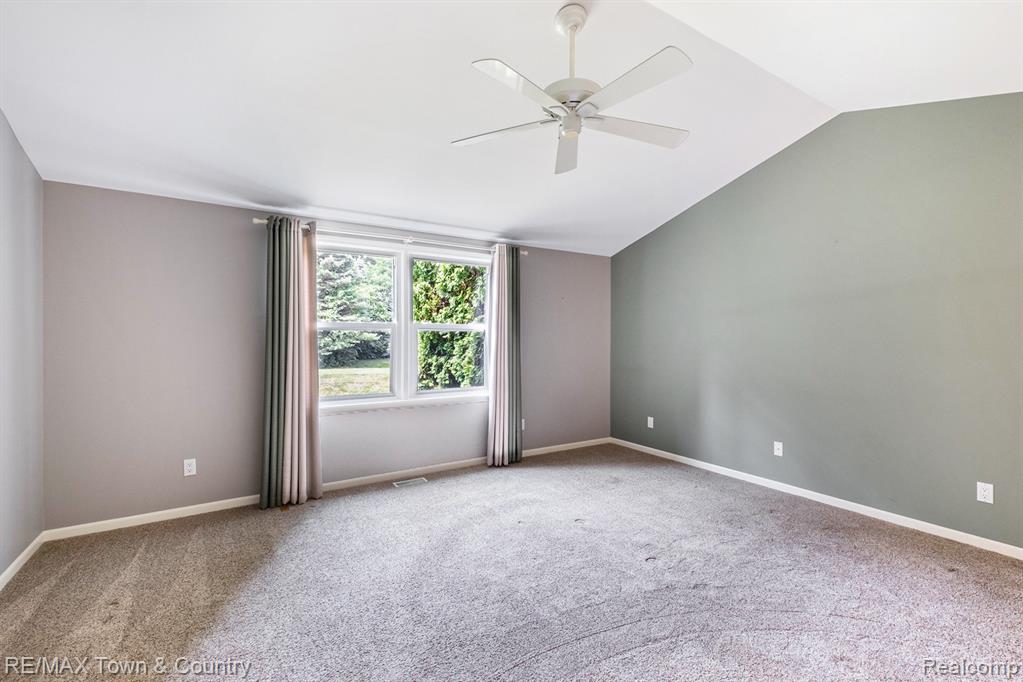 4067 Squire Hill Drive, 38, Flushing, MI 48433 — Photo 9