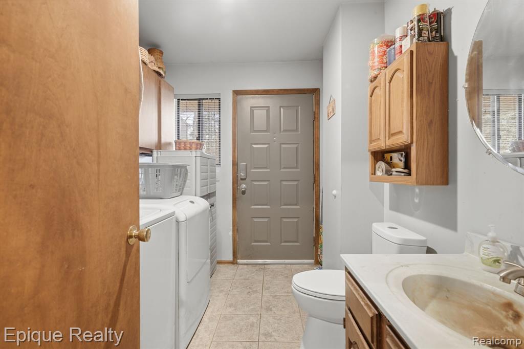 3813 Watuga Street, Commerce Twp, MI 48390 — Photo 11