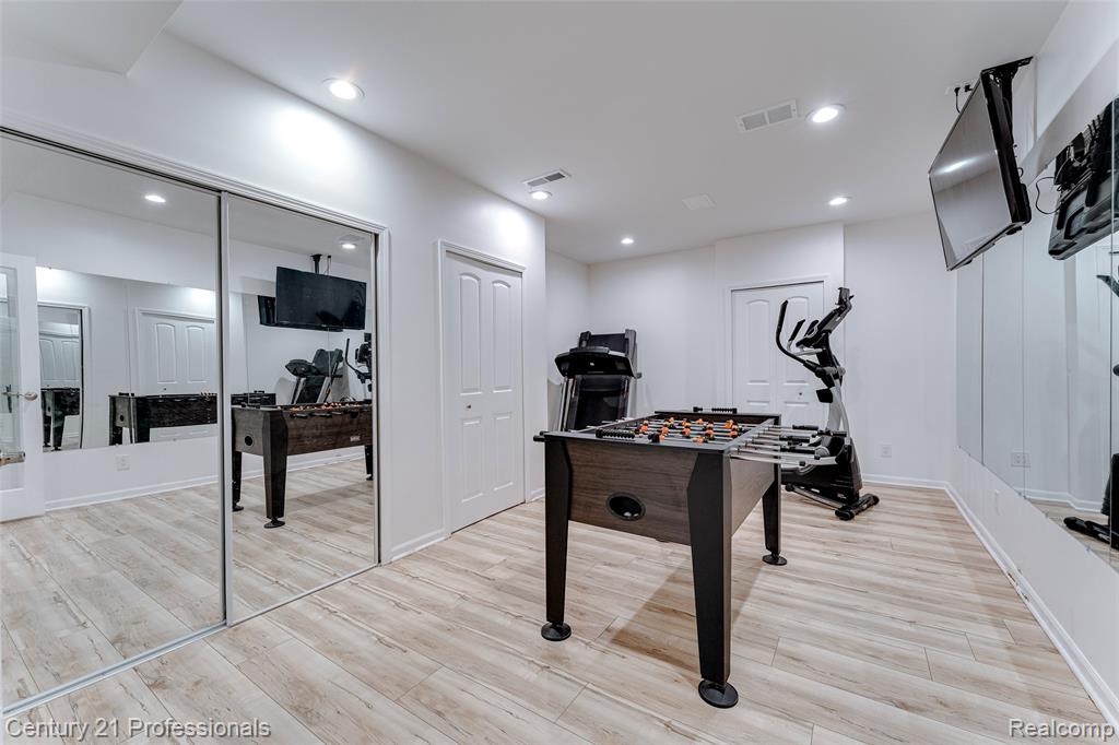 6776 Portsman Court, Canton, MI 48187 — Photo 22
