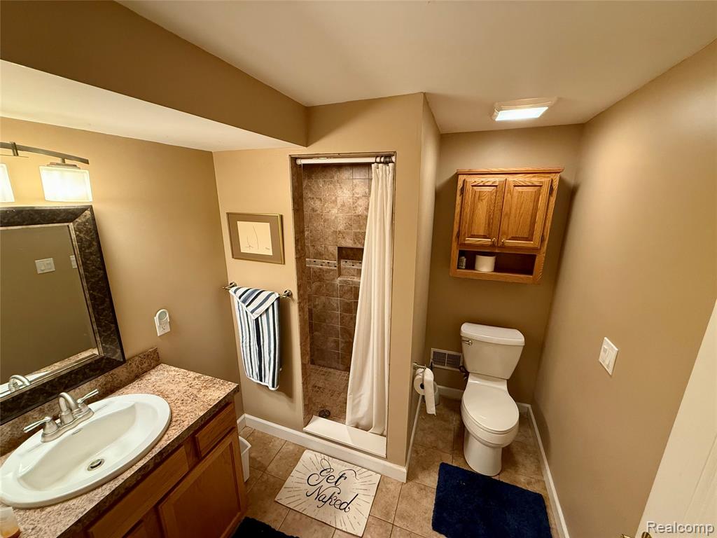 6435 Thompson Pond Drive, Whitmore Lake, MI 48189 — Photo 29
