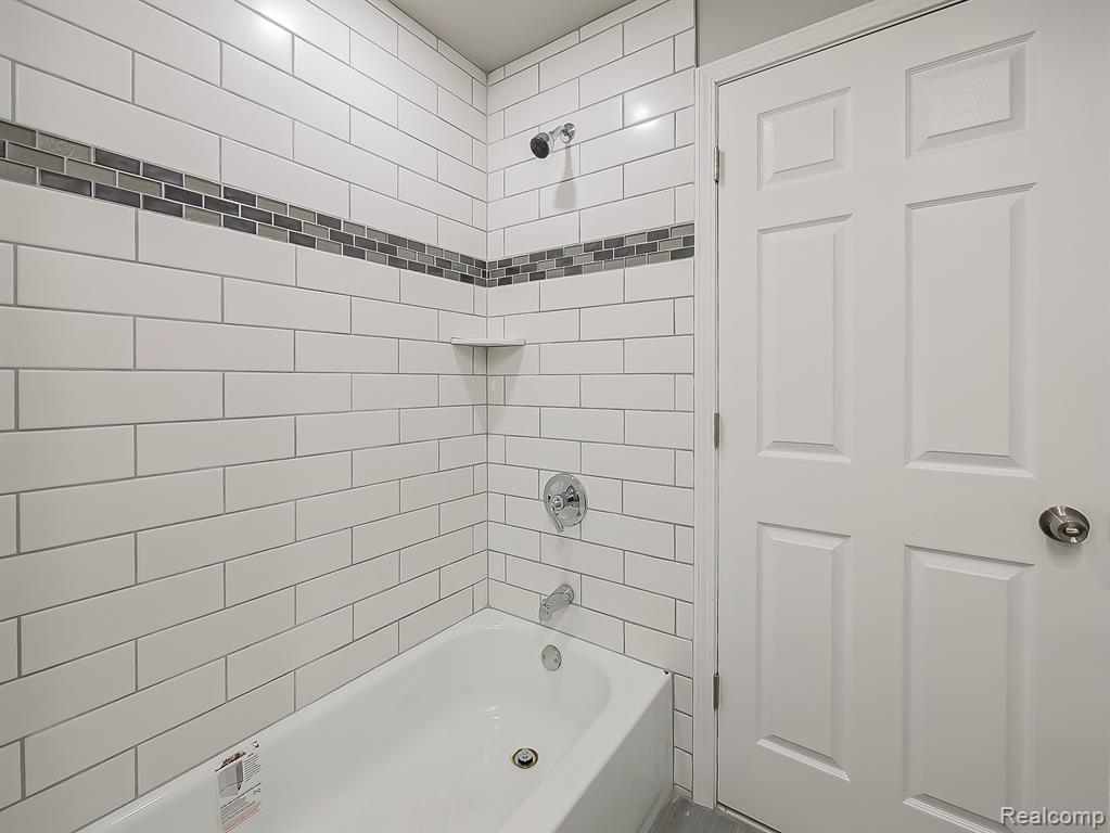 895 Blaine Street, Detroit, MI 48202 — Photo 9