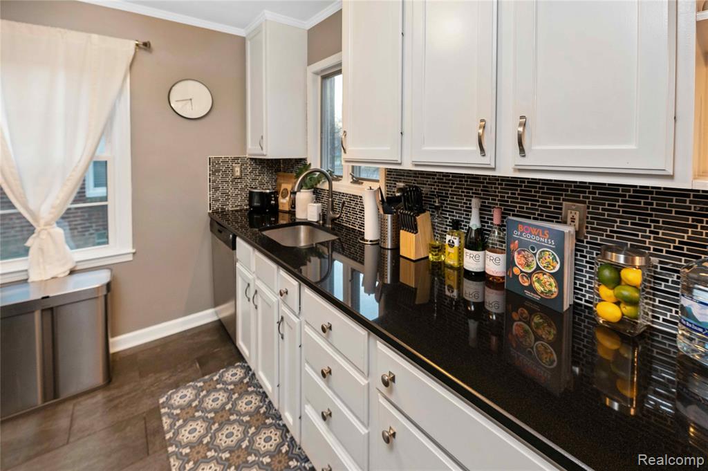 4414 Groveland Avenue, Royal Oak, MI 48073 — Photo 10