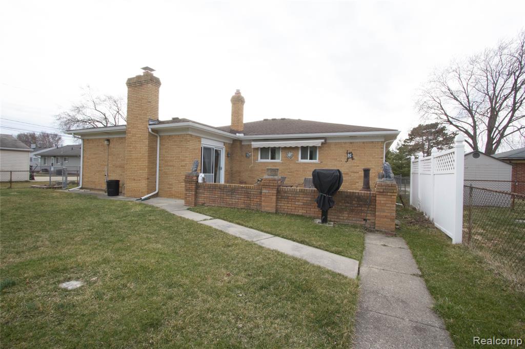 30208 Maplegrove Street, Saint Clair Shores, MI 48082 — Photo 42