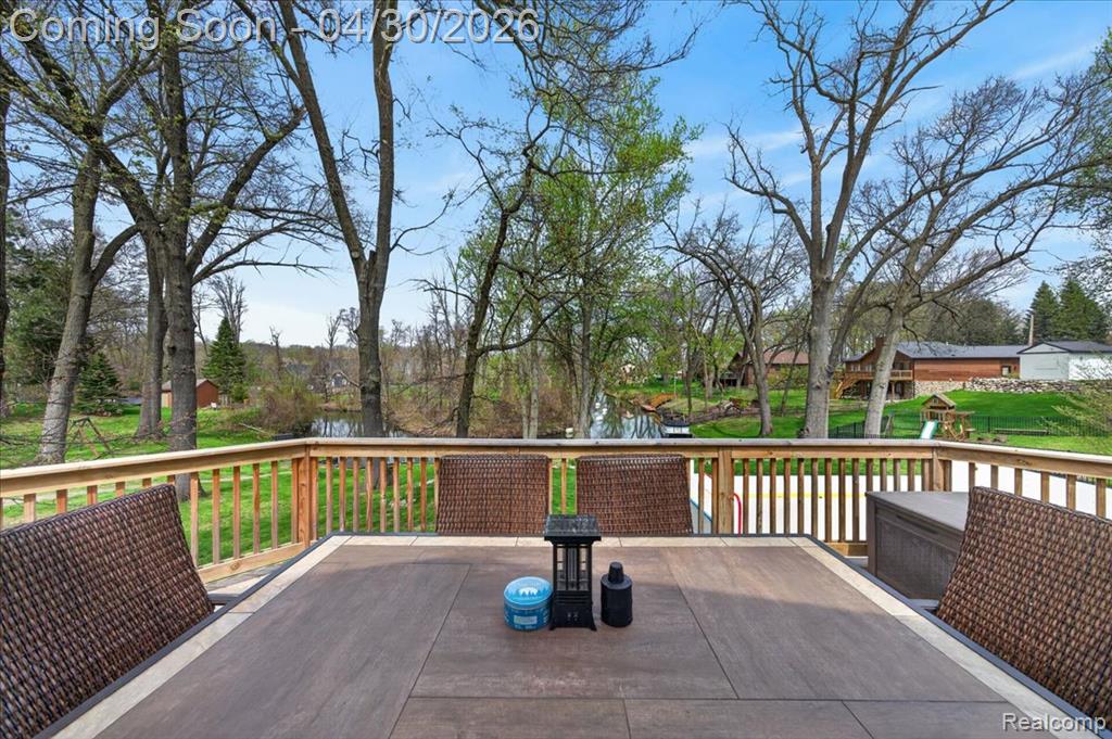 3945 N Vanstone Drive, Commerce Twp, MI 48382 — Photo 45