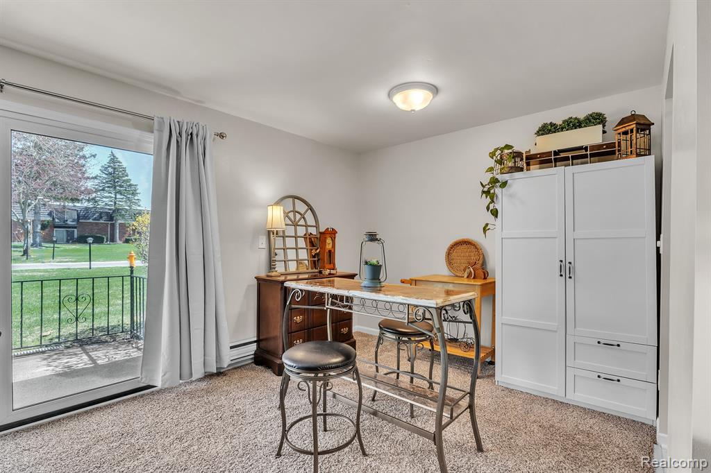 1842 COLONIAL VILLAGE Way, 2, Waterford, MI 48328 — Photo 9